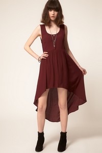 Платья и юбки со шлейфом – модная тенденция весенне-летнего сезона 2012