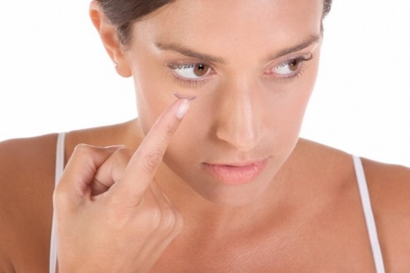 Как делать макияж глаз, если вы носите контактные линзы