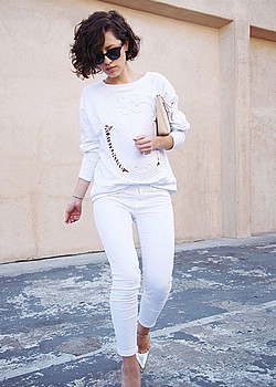 Как носить летом белые джинсы