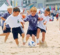 Детский пляжный футбол