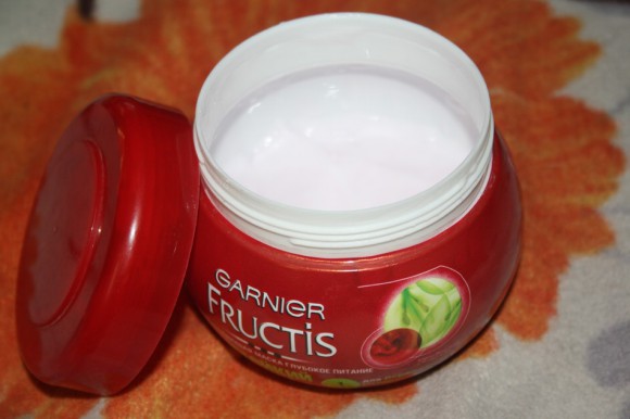 Укрепляющая маска для волос Garnier Fructis. Стойкий цвет для окрашенных или мелированных волос с маслом винограда и ягодами асаи