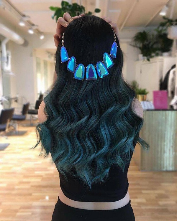 Синий оттенок волос