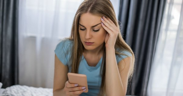 7 скрытых признаков, что человек тихо исключает кого-то из своей жизни